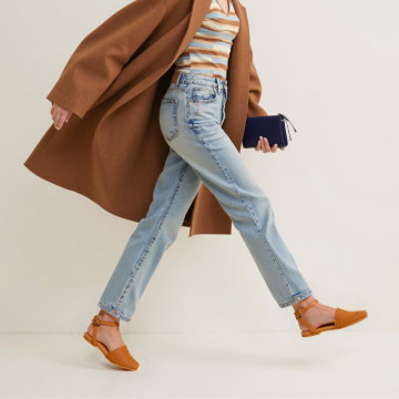 Soft Raffia Leather Girl sandal shoes with CLOG style.