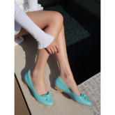 Soft leather classic girl ballet flats with adjustable ribbon in seasonal colors.