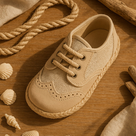 Linen canvas combined with suede leather Oxford style espadrille shoes in natural color.