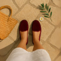 Women velvet Slipper shoes in trendy colors.