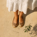 Laminated Soft suede leather girl ballet flats with adjustable ribbon.