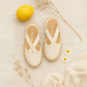 Cotton Canvas Girl espadrille shoes with ties closure.