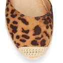 Alpargata mujer tradicional con cuña y diseño con estampado leopardo