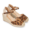 Alpargata mujer tradicional con cuña y diseño con estampado leopardo
