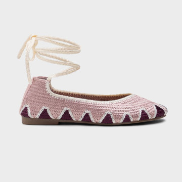 Bailarina de crochet con cintas al tobillo – Rosa