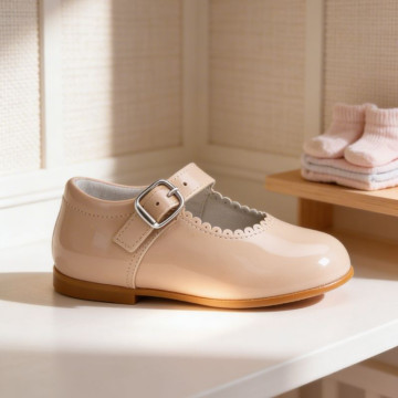 Girls Patent Leather Mary Jane Shoes – Classic Dress Shoes Handmade in Spain