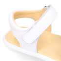 Sandalia barefoot niña blanca con doble velcro