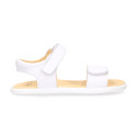 Sandalia barefoot niña blanca con doble velcro