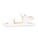 Sandalia barefoot niña blanca con doble velcro