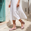 Bailarina de crochet con cintas al tobillo – Rosa