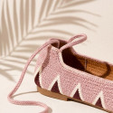 Bailarina de crochet con cintas al tobillo – Rosa