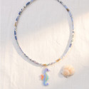 Gargantilla caballito de mar con cordón floral inglés