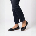 Soft Nappa leather classic girl ballet flats with adjustable ribbon in Black color.