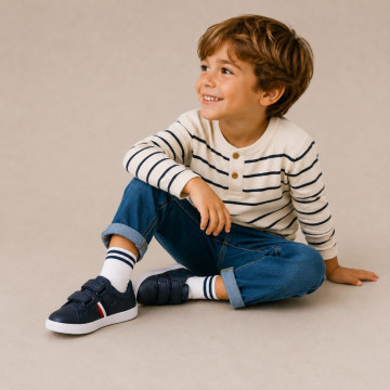 Washable Nappa leather OKAA kids School tennis shoes with flag design and laceless.