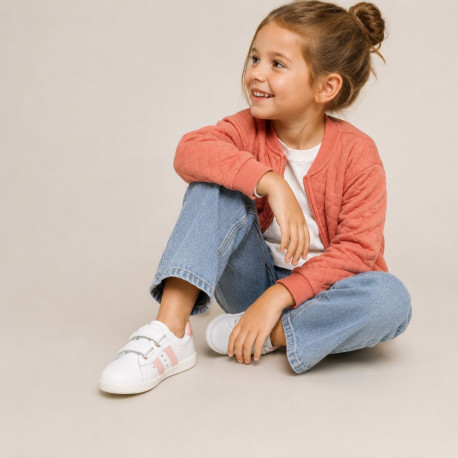 Washable leather OKAA kids School tennis shoes laceless, stripes design and reinforced toe cap.