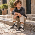 Zapatilla niños CASUAL con cordones en piel serraje.