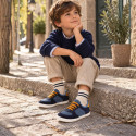 Zapatilla niños CASUAL con cordones en piel serraje.