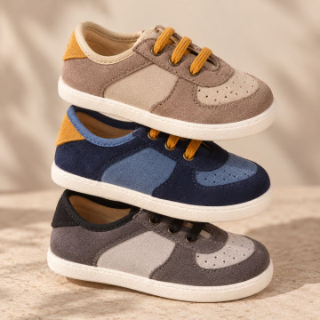 Zapatilla niños CASUAL con cordones en piel serraje.