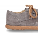 New Laces up shoes with removal tongue with fringed design in suede leather.